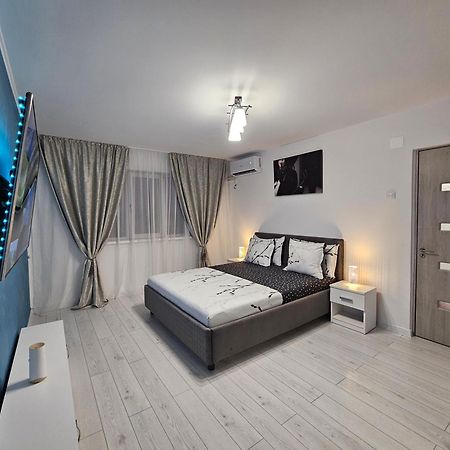 Blue Star STUDIO Craiova Zimmer foto